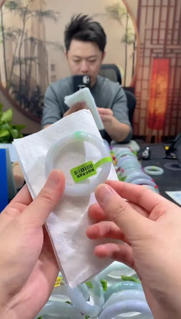 未镶嵌手镯翡翠若*汐000085035