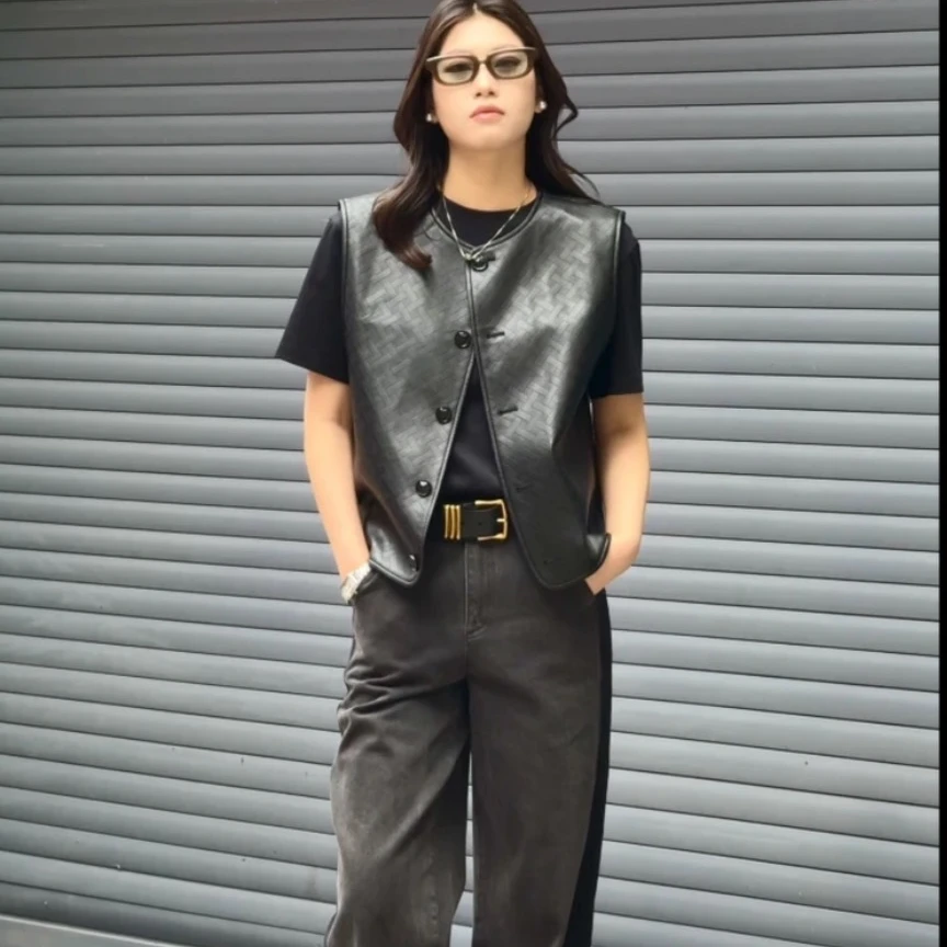 GIRDEAR/哥弟百搭轻奢复古黑色无袖皮马夹外套+裙子140023-120021