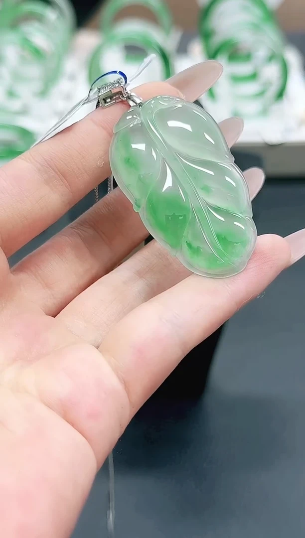 未镶嵌1石英质玉（非洲翠）/5926