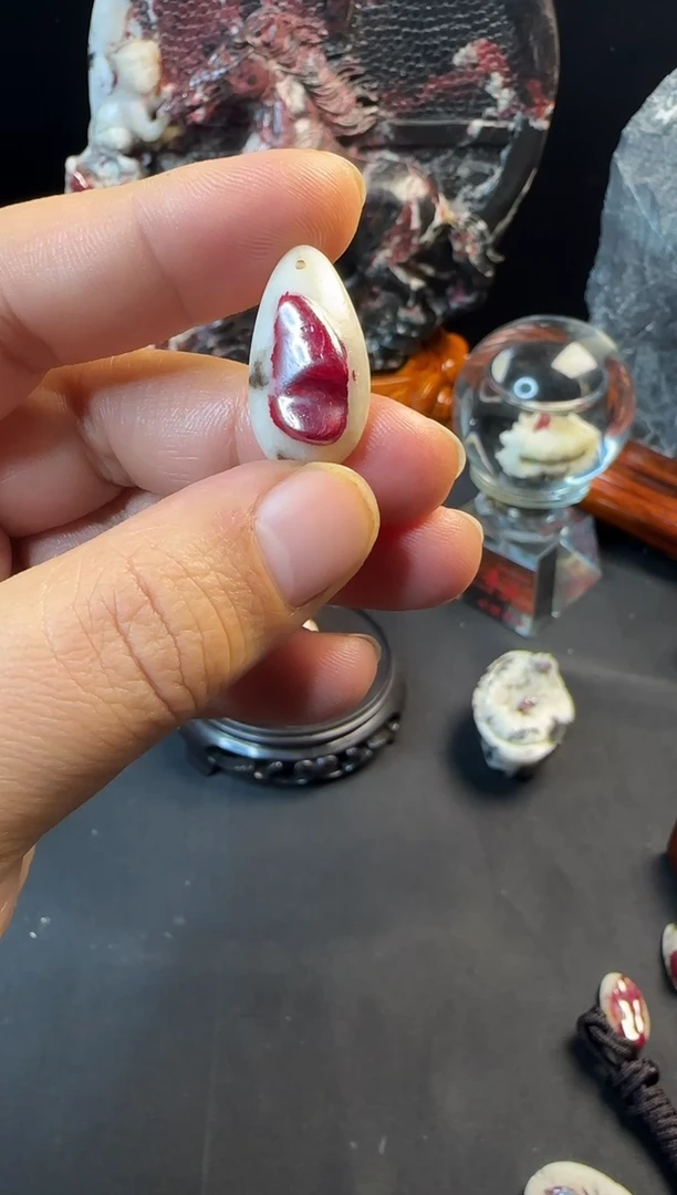 天然辰砂天然朱砂晶体原石吊坠挂件