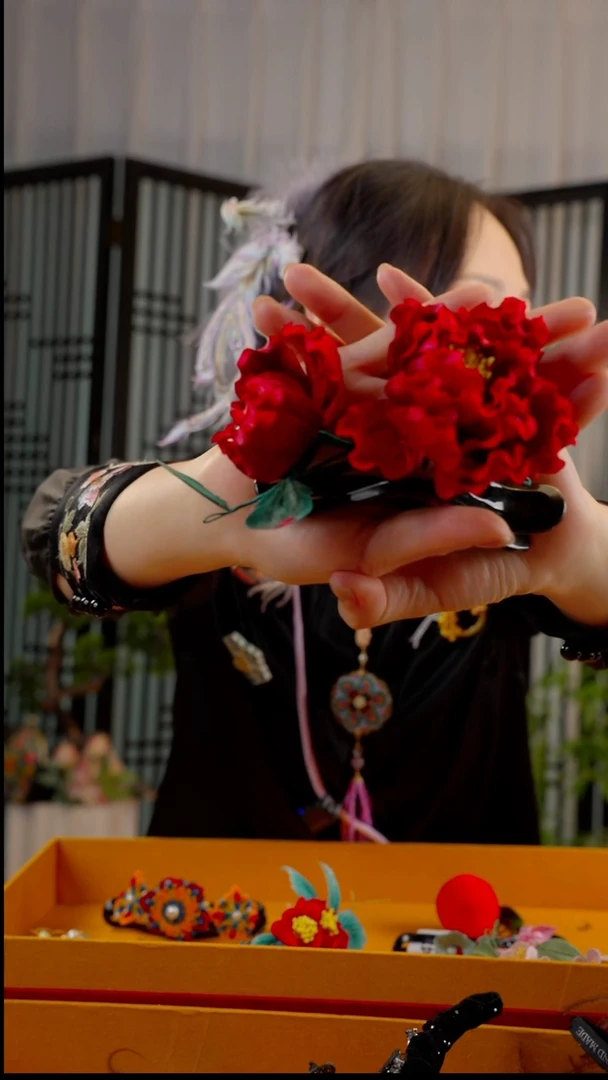 刺绣毓*头非遗苏绣绒花手工饰品