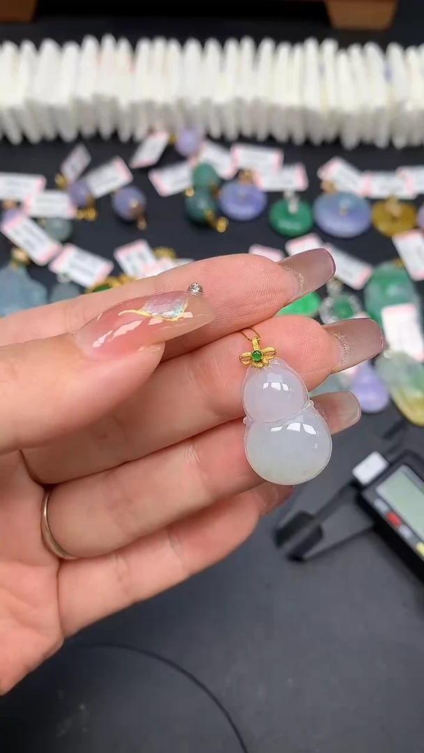 翡翠18K金镶嵌吊坠(不含链)MS188431