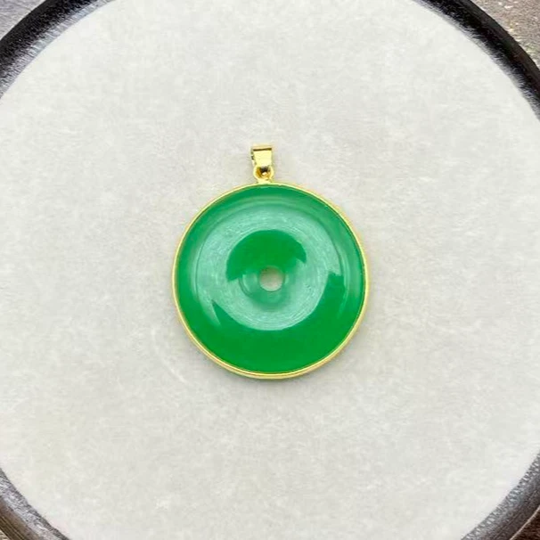 绿色包边平安扣吊坠  A354