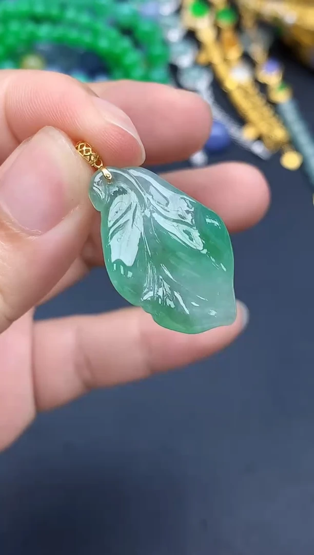 颈饰18K金镶嵌翡翠112-春日珠宝