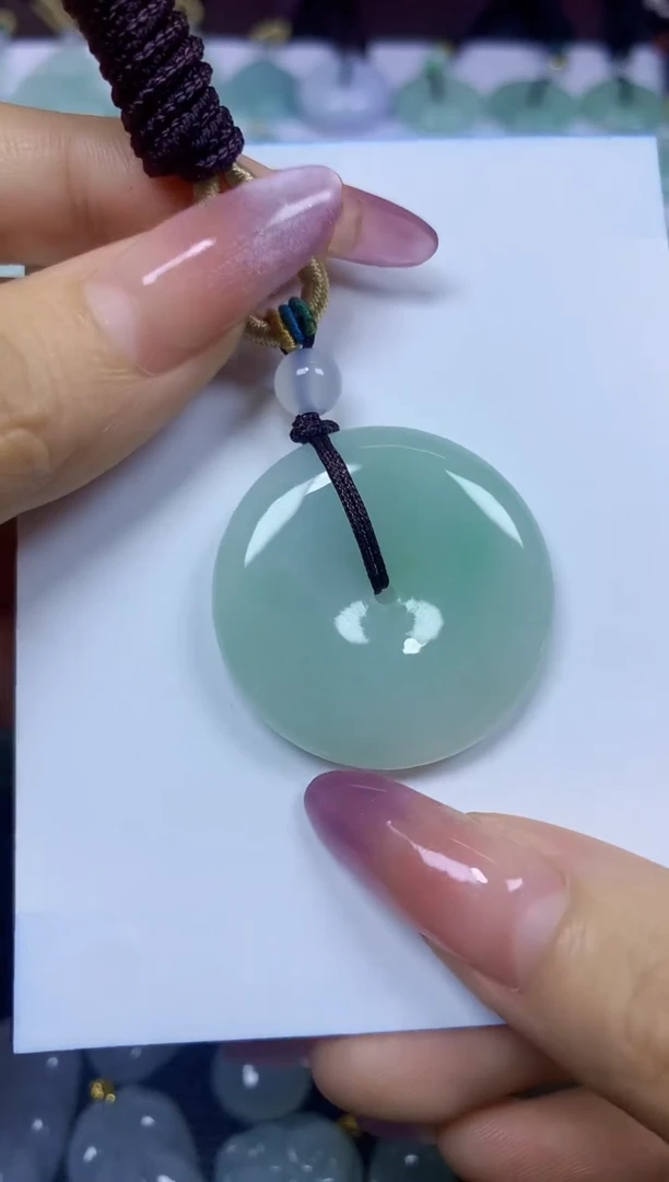 翡翠未镶嵌颈饰挂件