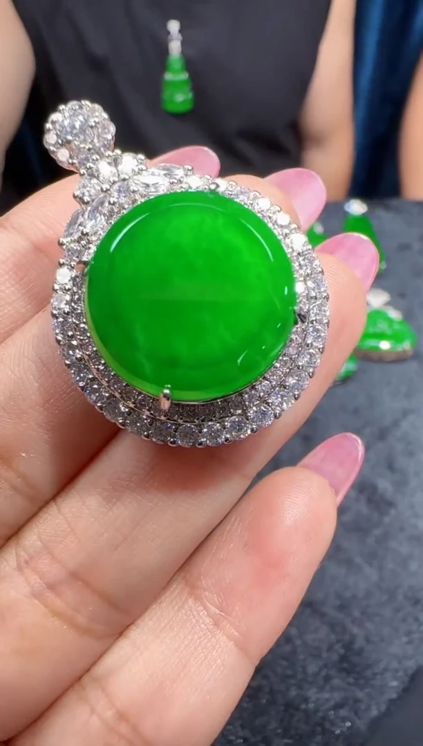 定制翡翠未镶嵌翡翠吊坠127