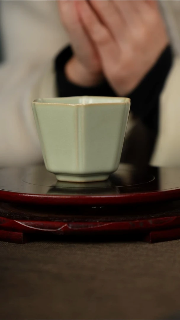 全品 粉青 六方葵口杯 带底款