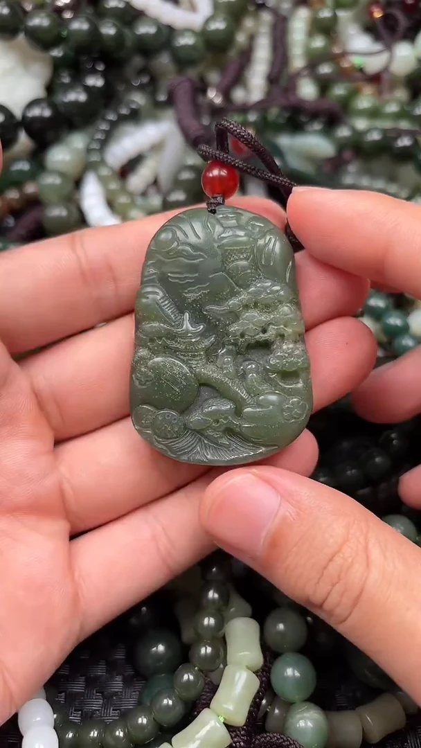 颈饰未镶嵌和田玉1