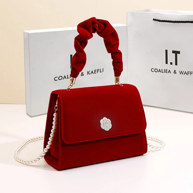 婚包女新娘2025新款复古丝绒珍珠高级感洋气小众手提斜挎红色包包