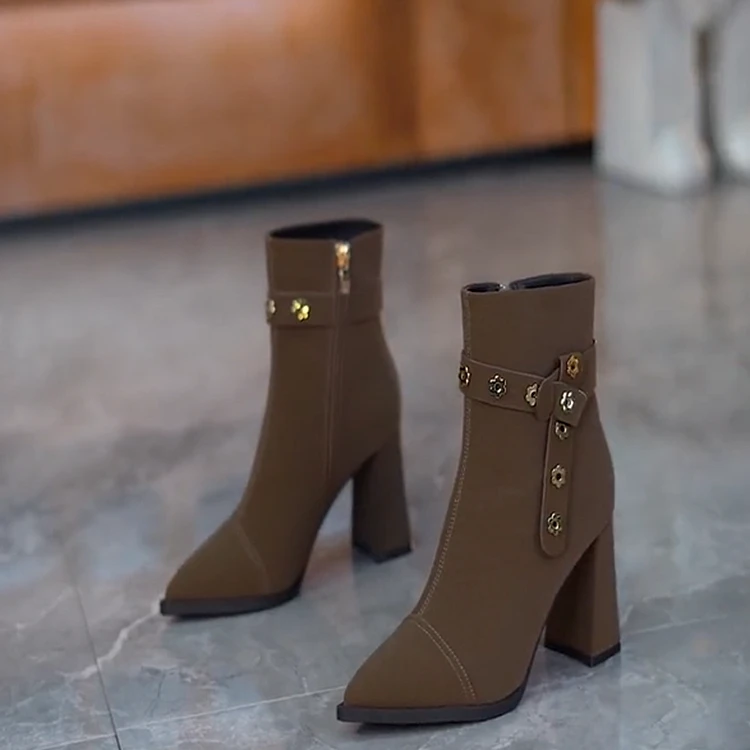 试穿质量退换靴子爆款洋气断码皮带金属扣时装尖头马丁气质时尚靴