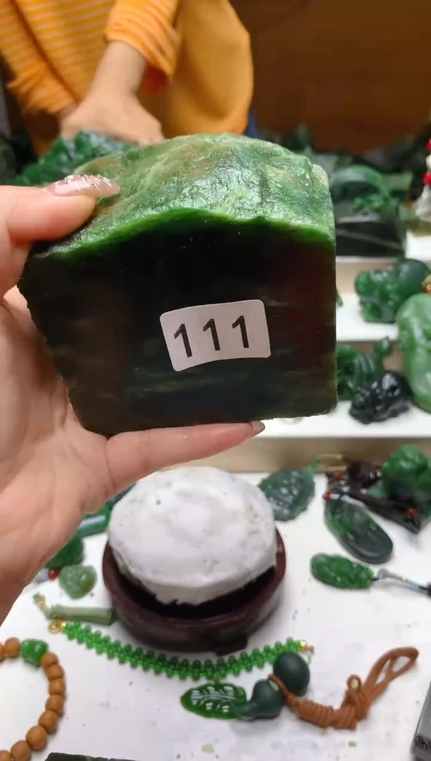未镶嵌和田玉（碧玉）珠宝半成品1