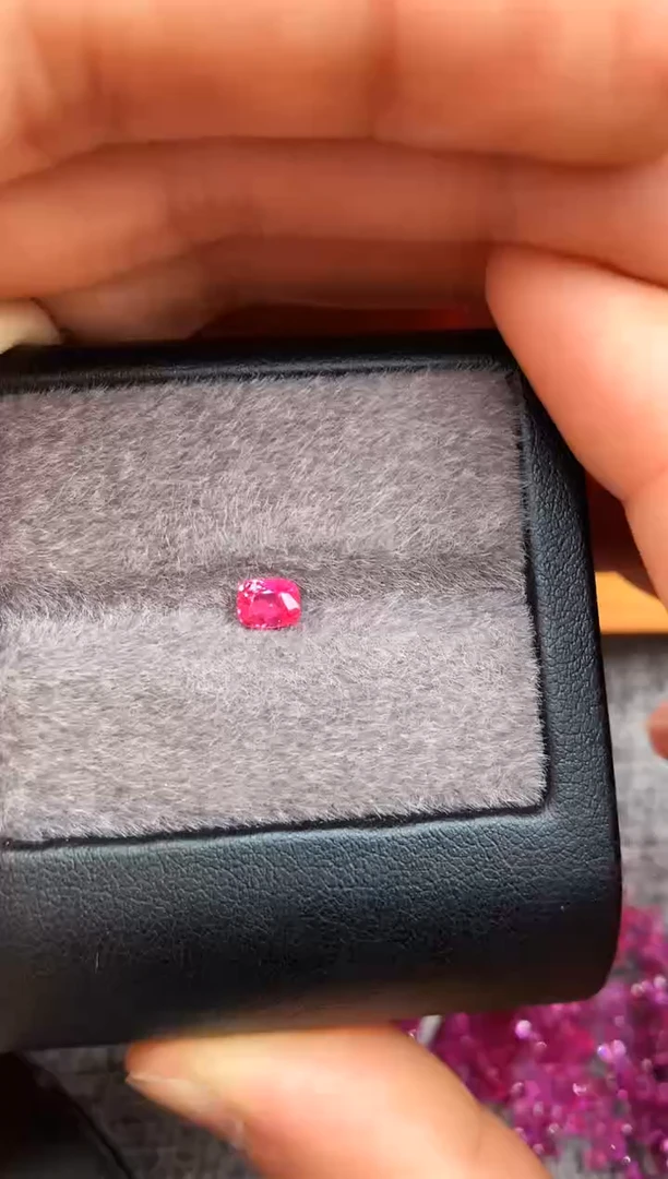 未镶嵌裸石定制尖晶石枕型 绝地 0.59ct