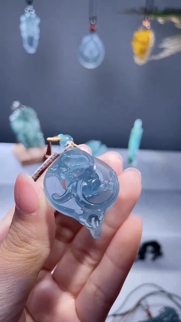 颈饰未镶嵌翡翠挂件