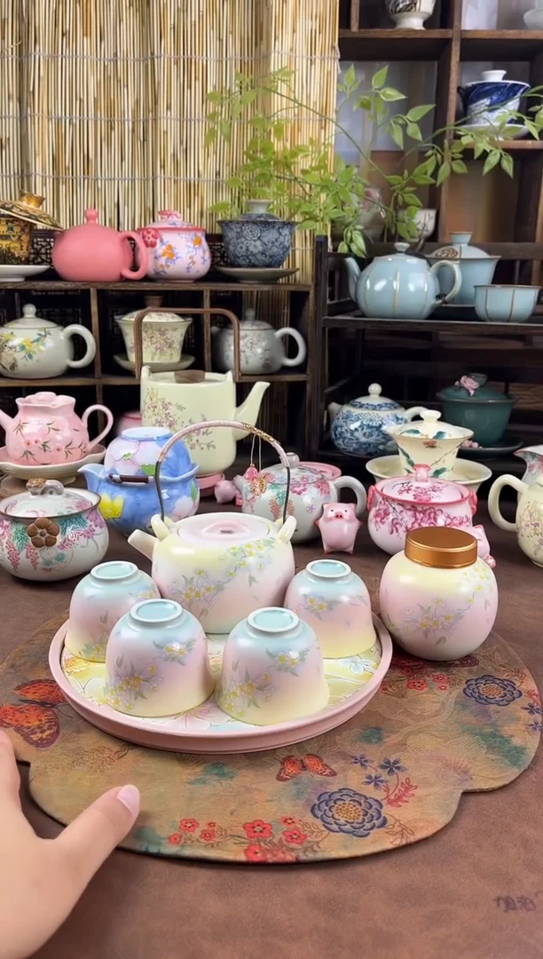 1壶4杯1个茶盘1个茶叶罐