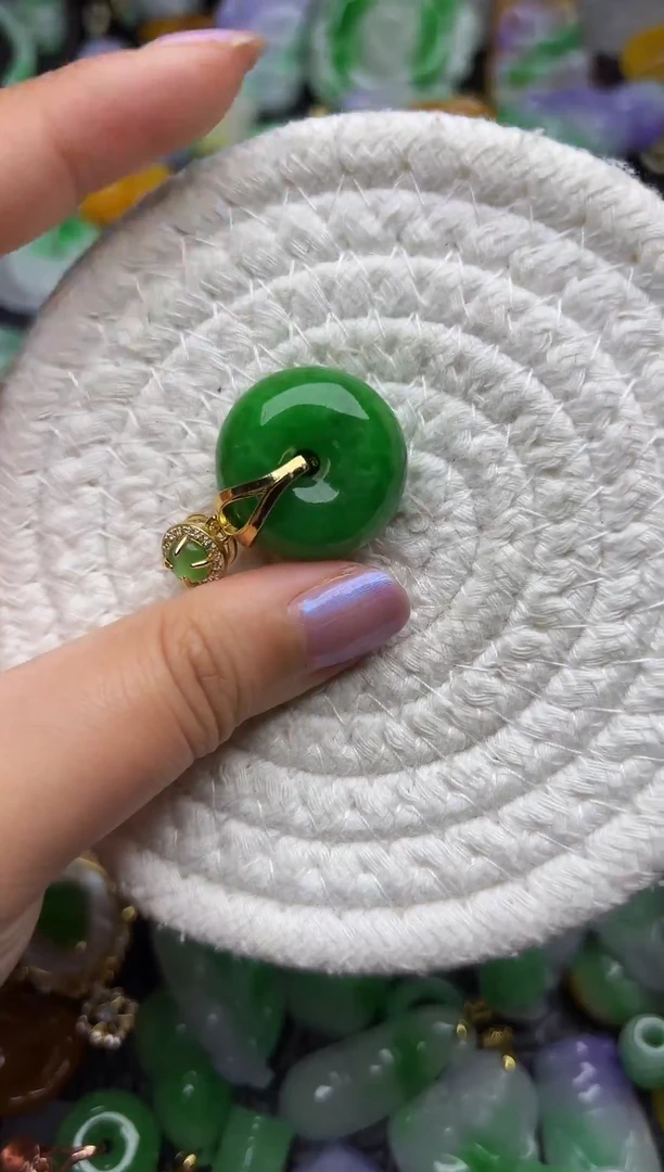 颈饰未镶嵌翡翠缅甸翡翠吊坠