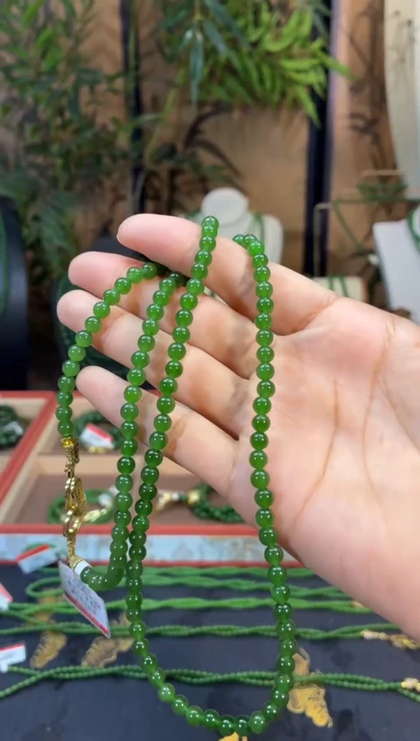 颈饰未镶嵌和田玉（碧玉）5辣绿无矿毛衣链