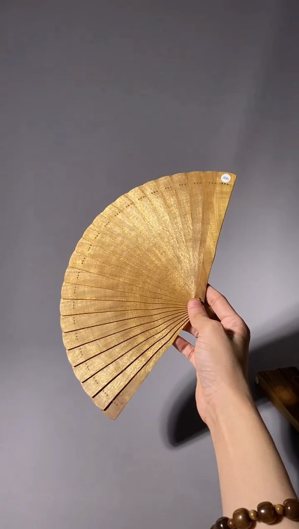 金丝楠青****猪388号18cm小叶桢楠扇子