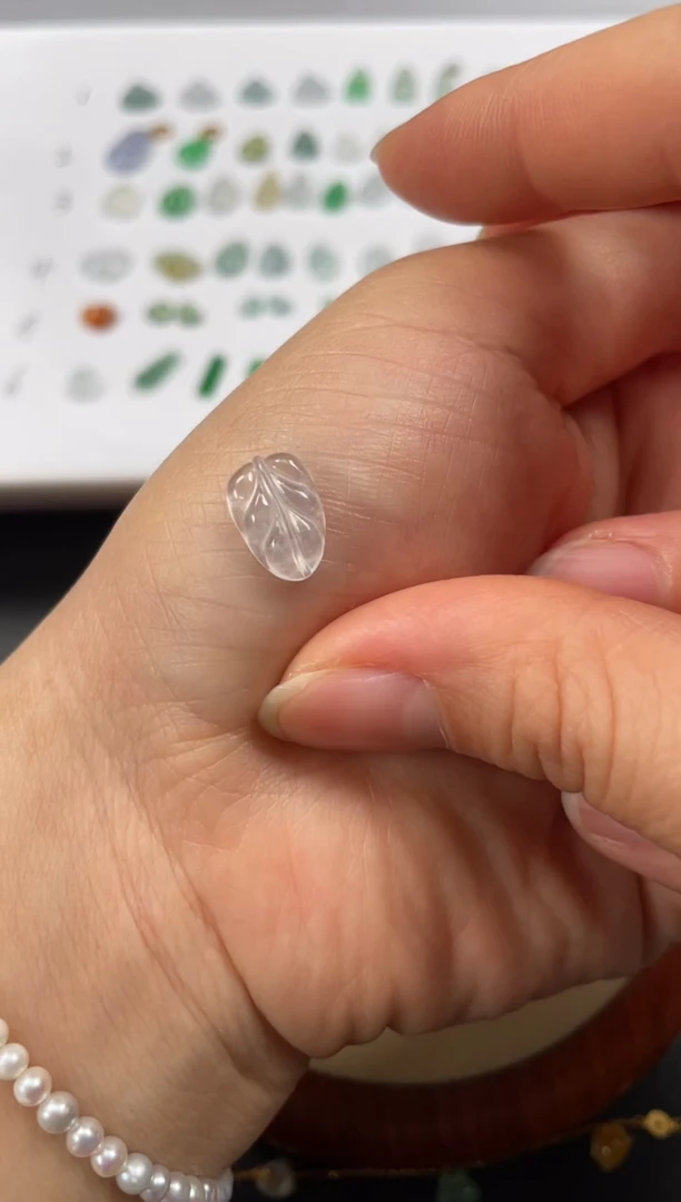 吊坠(不含链)18K金镶嵌翡翠一个JK305