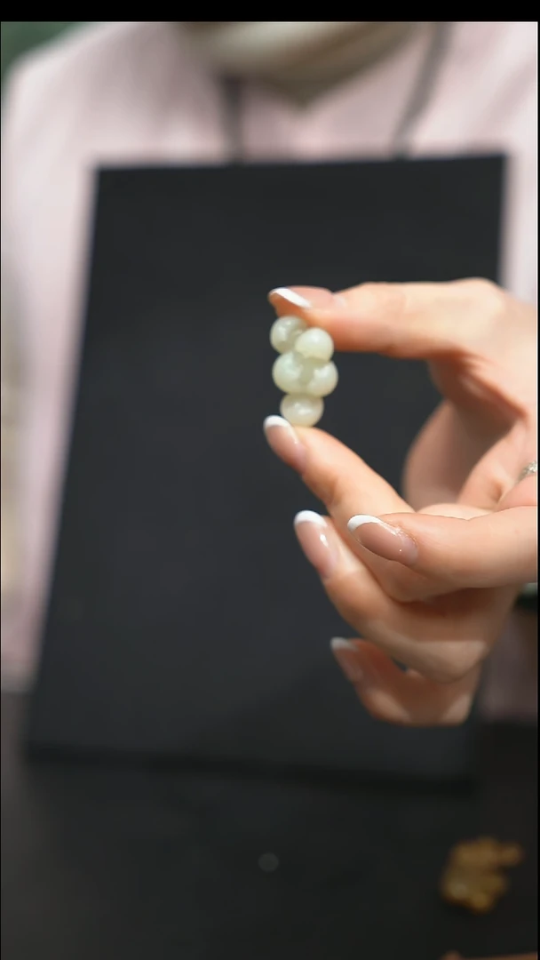 颈饰未镶嵌和田玉颈饰 未镶嵌 和田玉