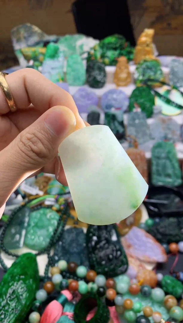 颈饰未镶嵌翡翠天然A货翡翠