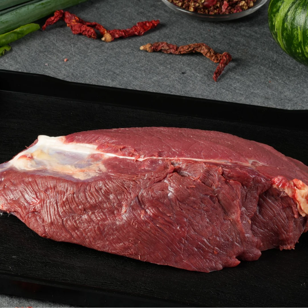 西藏阿里神山牧场牦牛后腿肉