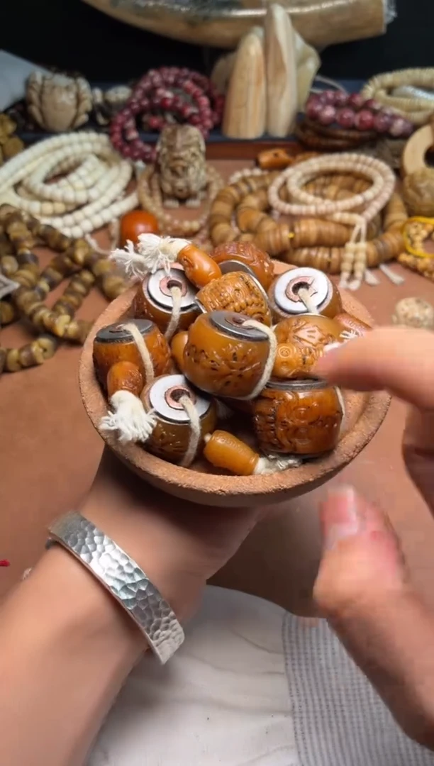 牛骨其他p510 玉化吞噬三通 有棕裂