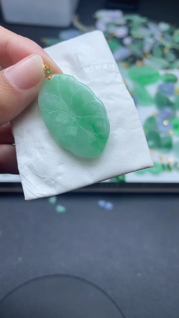 【闪购商品】翡翠颈饰18K金镶嵌翡翠