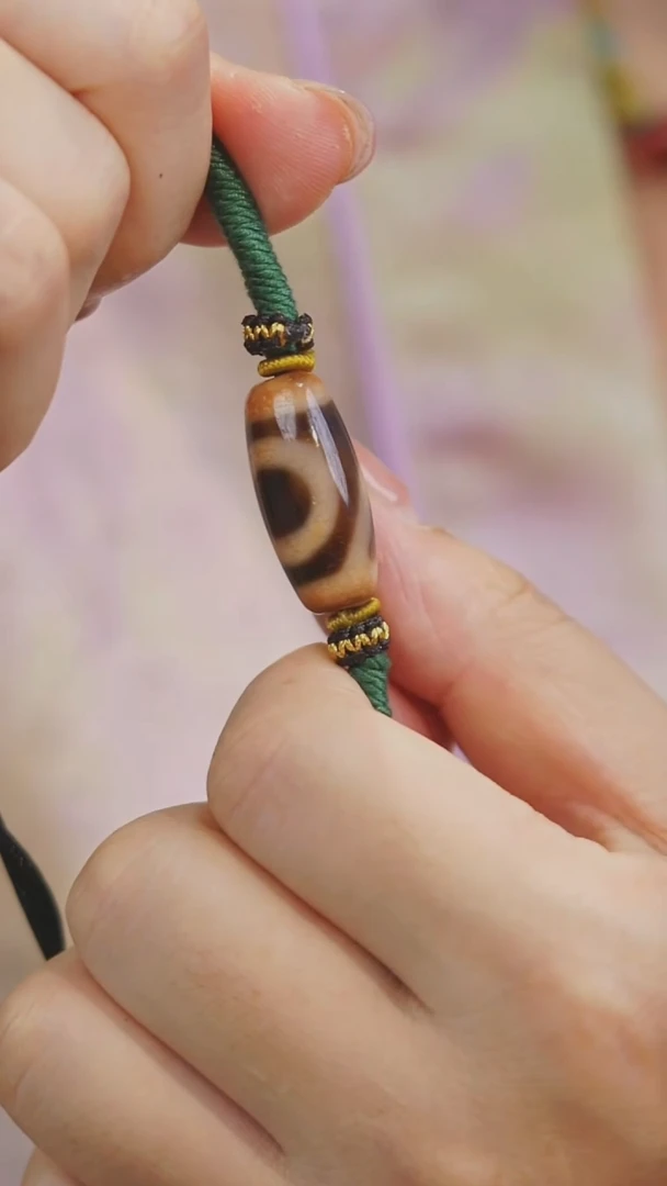 未镶嵌套链玛瑙/玉髓（覆膜）多样性发其一