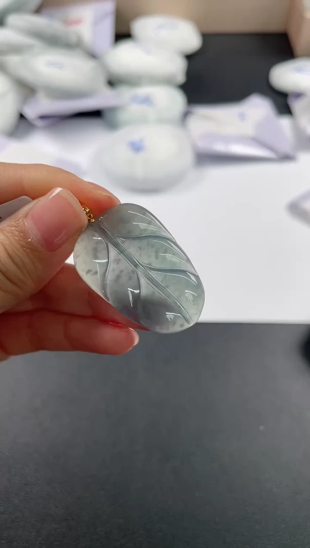 翡翠18K金镶嵌颈饰基地发货H 6751 叶子