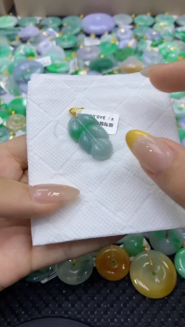 颈饰未镶嵌翡翠天然缅甸翡翠A货