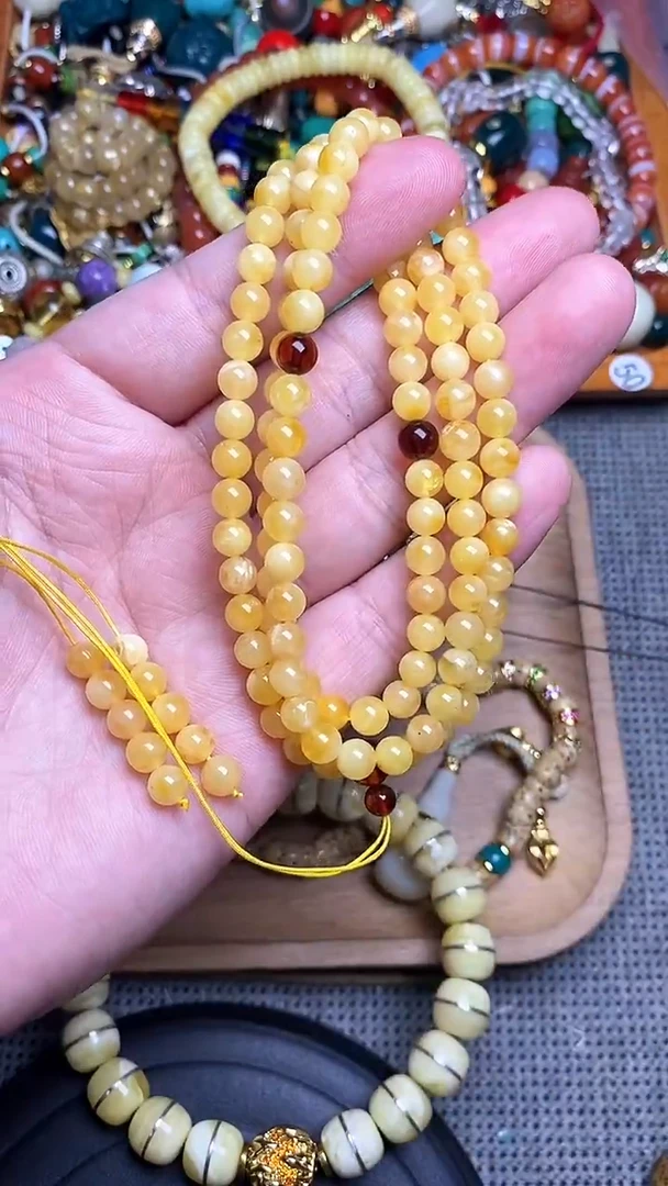 蜜蜡颈饰未镶嵌圆珠卡5.5mm左右 一条发