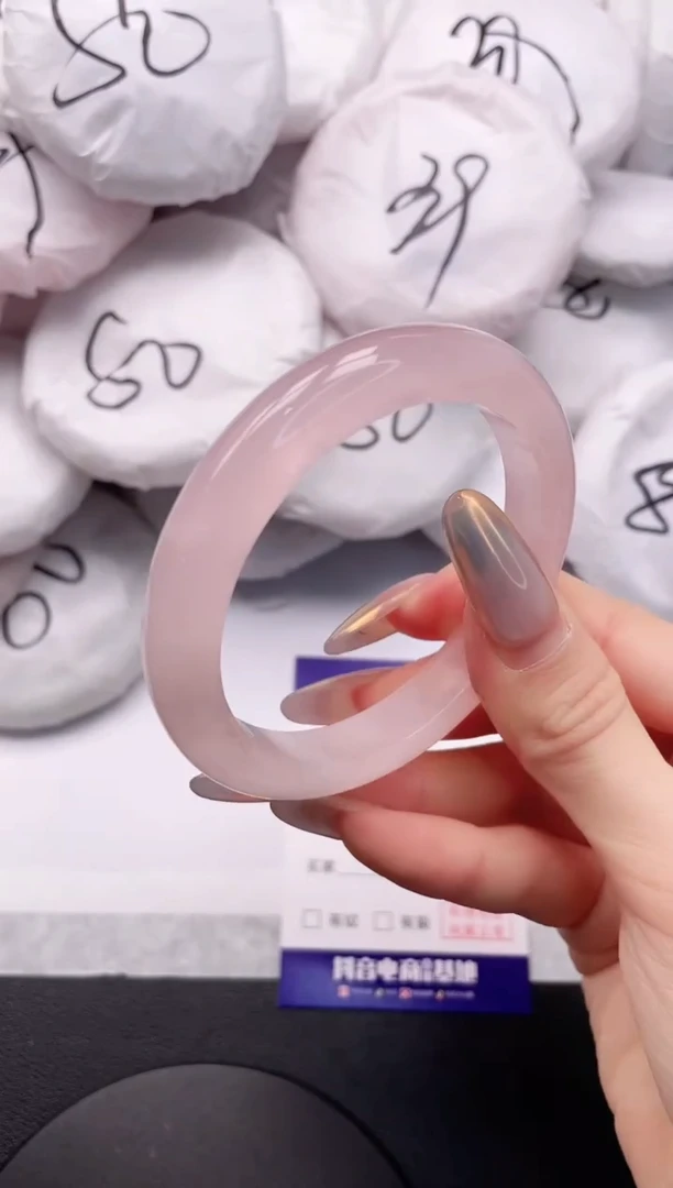 【闪购商品】石英质玉手镯未镶嵌7K62-57