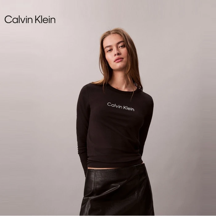 CK Jeans25秋季新款女士休闲通勤字母印花打底修身长袖T恤47D281G