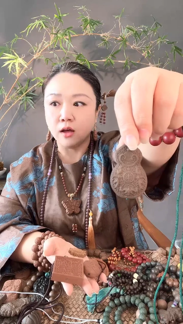 泥塑杨吉老龙涎福字葫芦+朱砂大四合太碎令+奶檀达摩+茉莉莲花