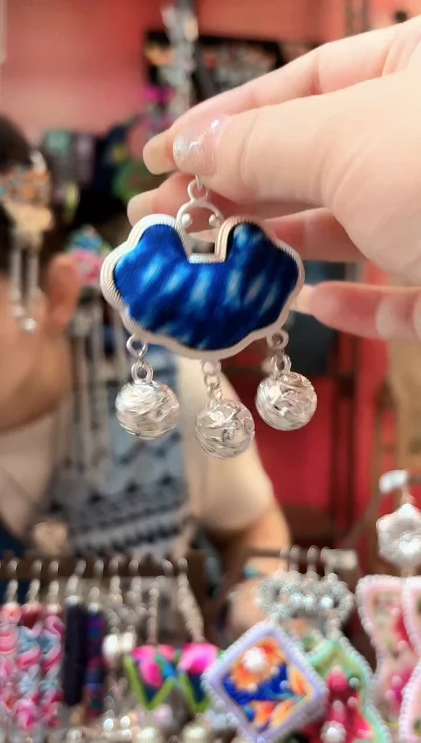 织绣云织谣民族风精美饰品   664