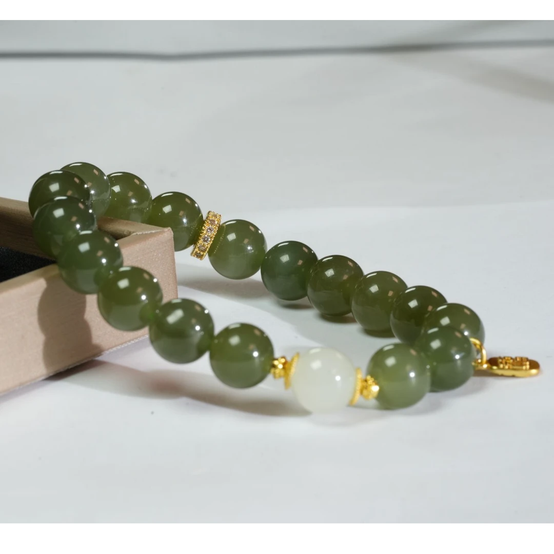 0759WM和田玉湖水绿圆珠手串约10mm多样性发其一