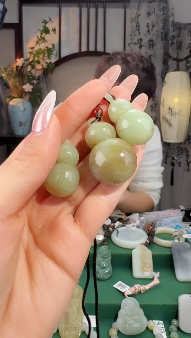 颈饰未镶嵌和田玉葫芦多样性发其一
