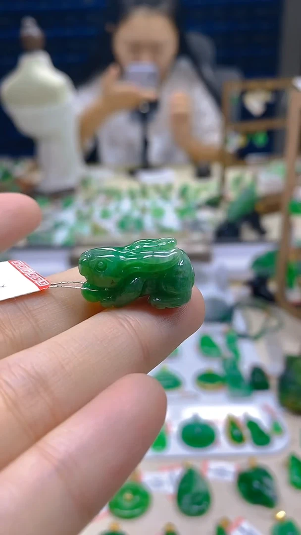 颈饰未镶嵌翡翠新号开播 全场乱卖