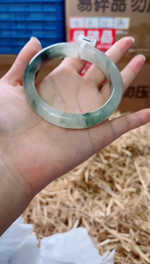 未镶嵌手镯石英质玉T-1097