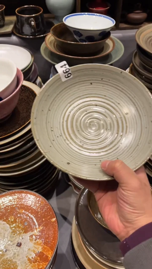 【闪购商品】瓷片664 春光螺纹菜盘1个