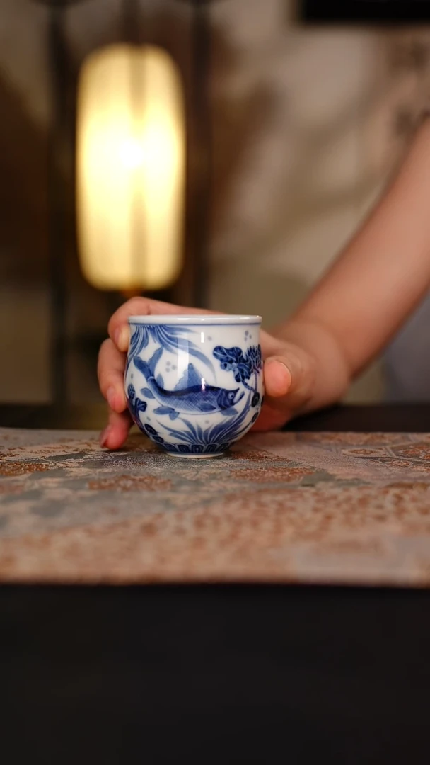 待月观山青花鱼藻暖手杯