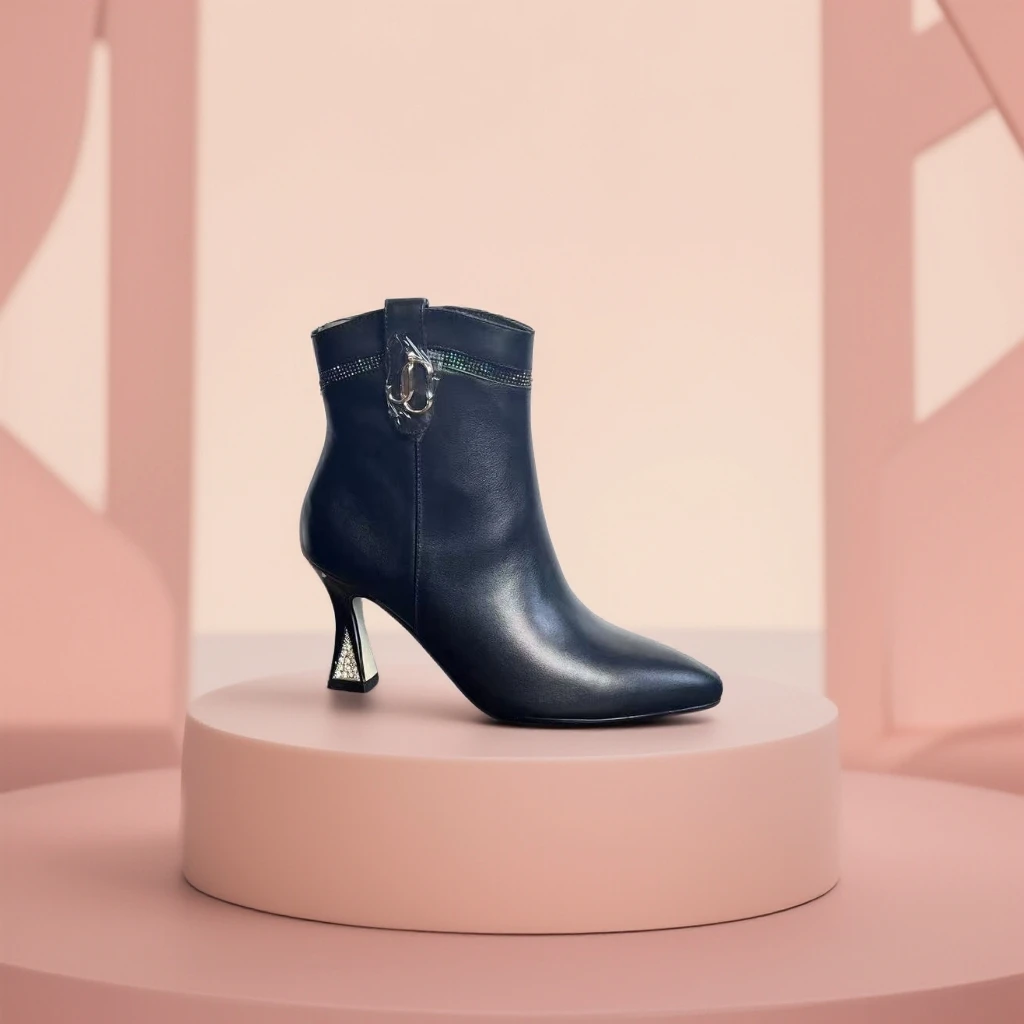 0598纯色时尚真皮气质百搭可软化皮质水钻中跟短靴Y520-16