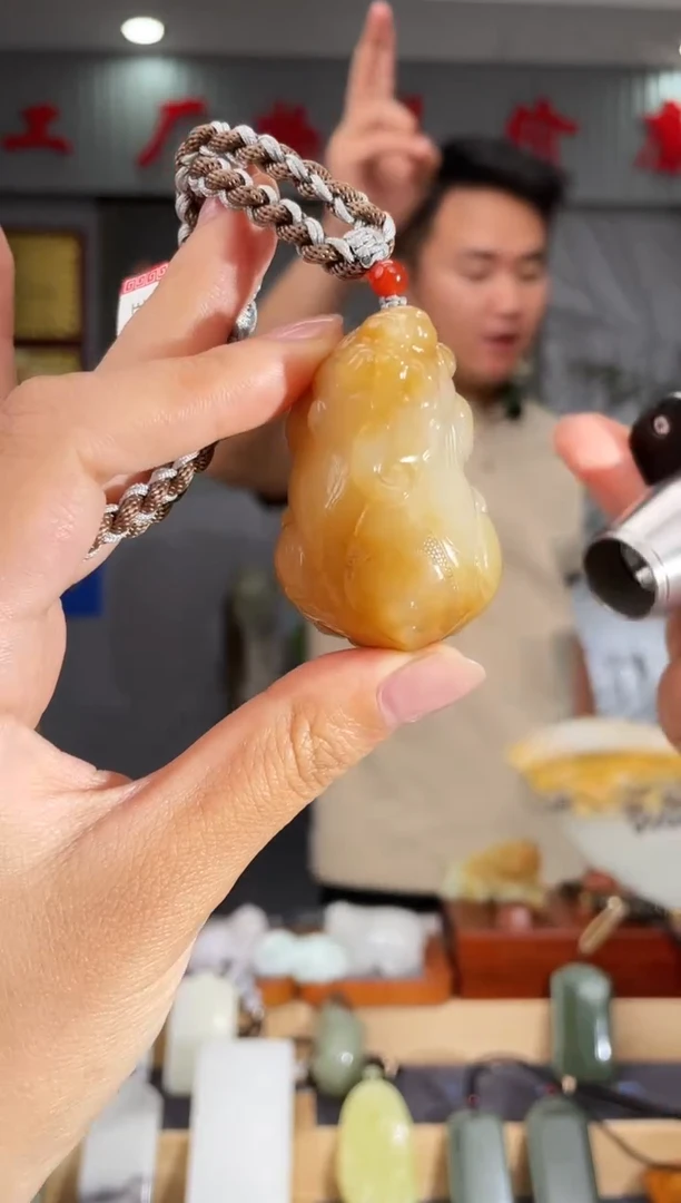 和田玉未镶嵌颈饰1