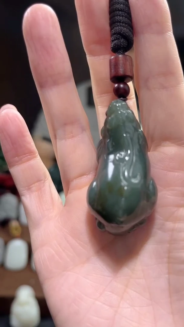 颈饰未镶嵌和田玉`