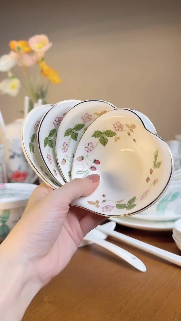 【闪购商品】莓高骨瓷桃心味碟小吃碗4个