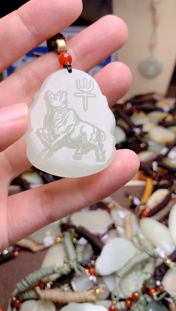 和田玉未镶嵌颈饰1