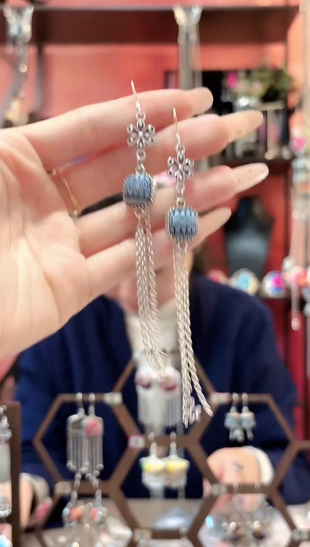 织绣云织谣民族风精美饰品 780