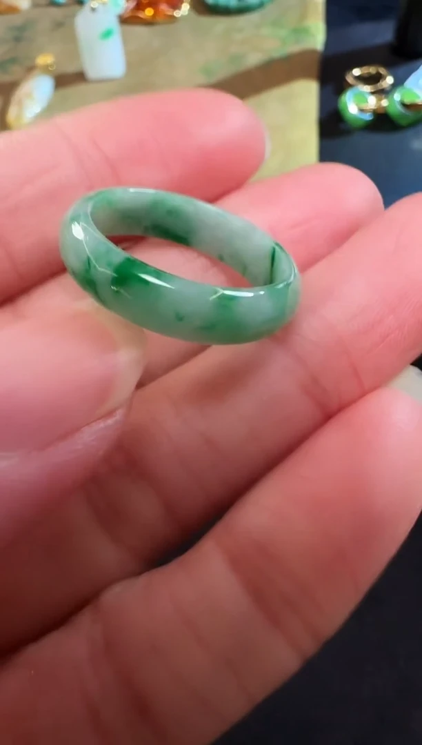 颈饰未镶嵌翡翠戒指15-16