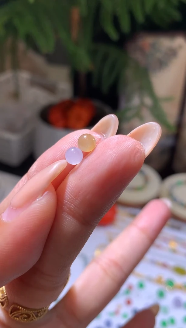 未镶嵌定制翡翠4.7-4.8卡珠子2个