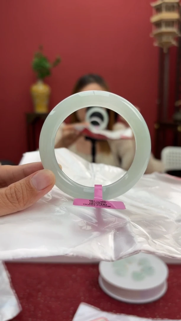 翡翠手镯（圆镯）未镶嵌手镯